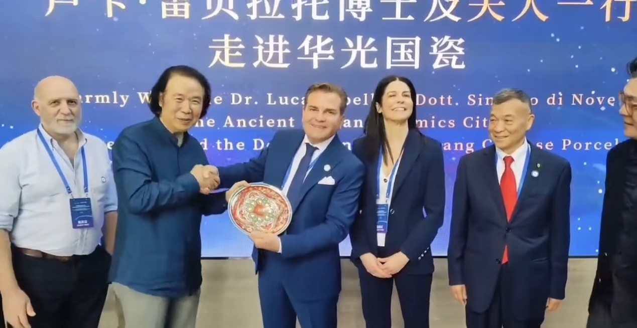 频频点赞！意大利陶瓷古城诺威市长一行走进华光国瓷